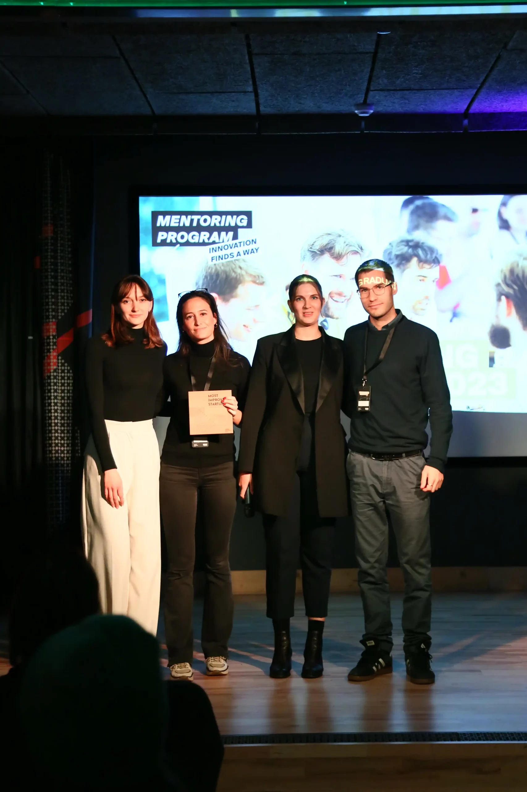 Equipo de Maedcore en el evento internacional de startups tecnológicas en Hungría