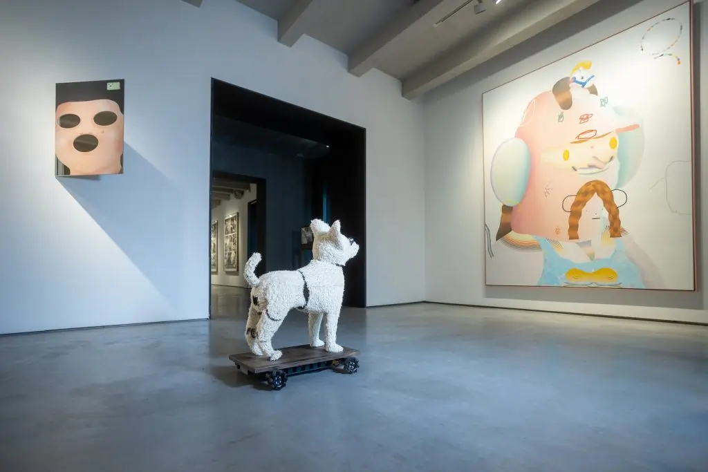 AI Robotic Dog: Autonomous Art Critique with Computer Vision