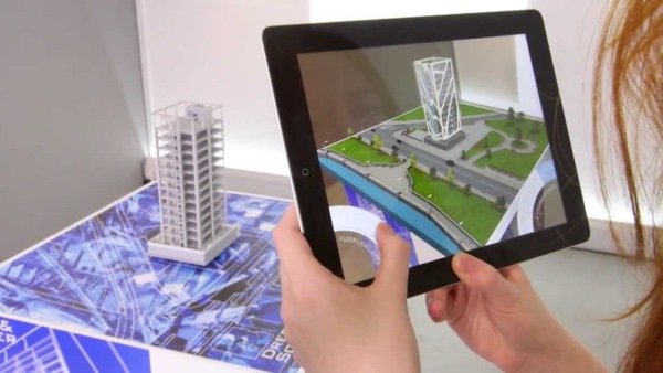 Advanced augmented reality solutions to improve interaction and engagement across multiple sectors. Discover the power of AR.