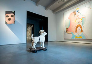 Discover the Art Critic Robotic Dog by MAEDCORE. An innovative robotic dog that accurately evaluates works of art.